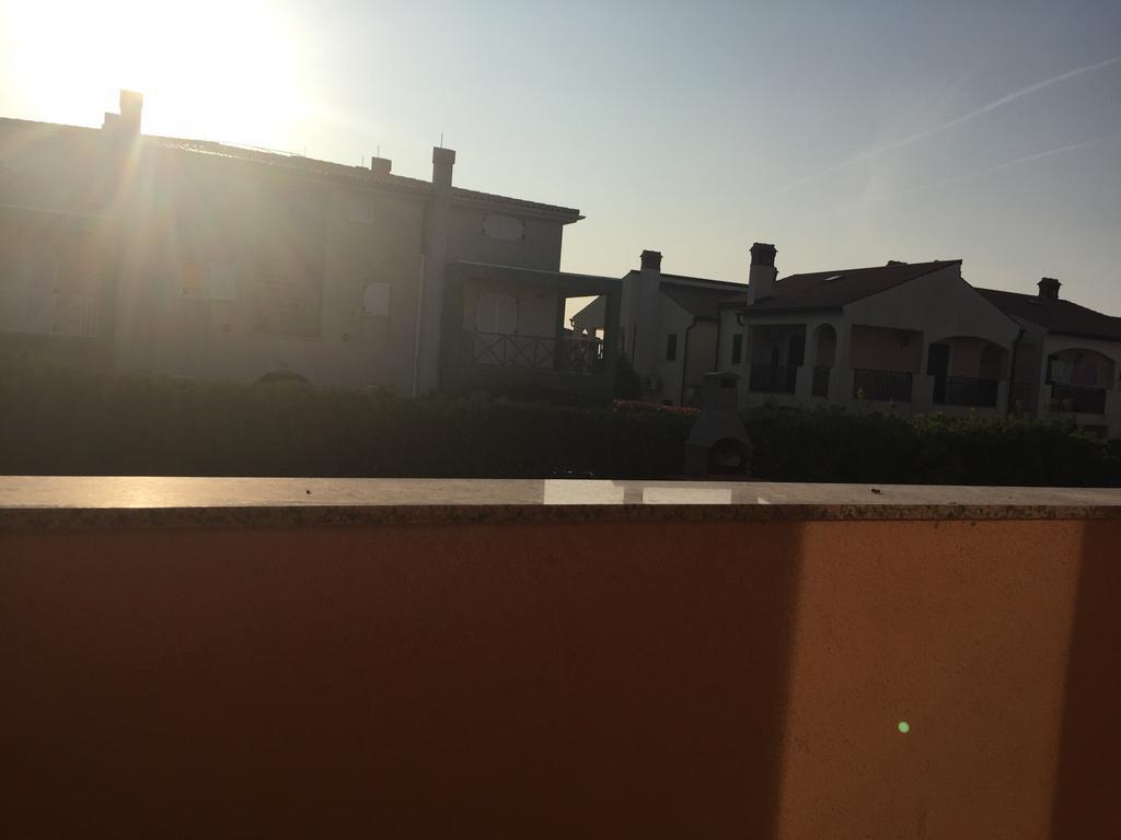 Sunny Rock Volme Apartments Баньоле Екстериор снимка