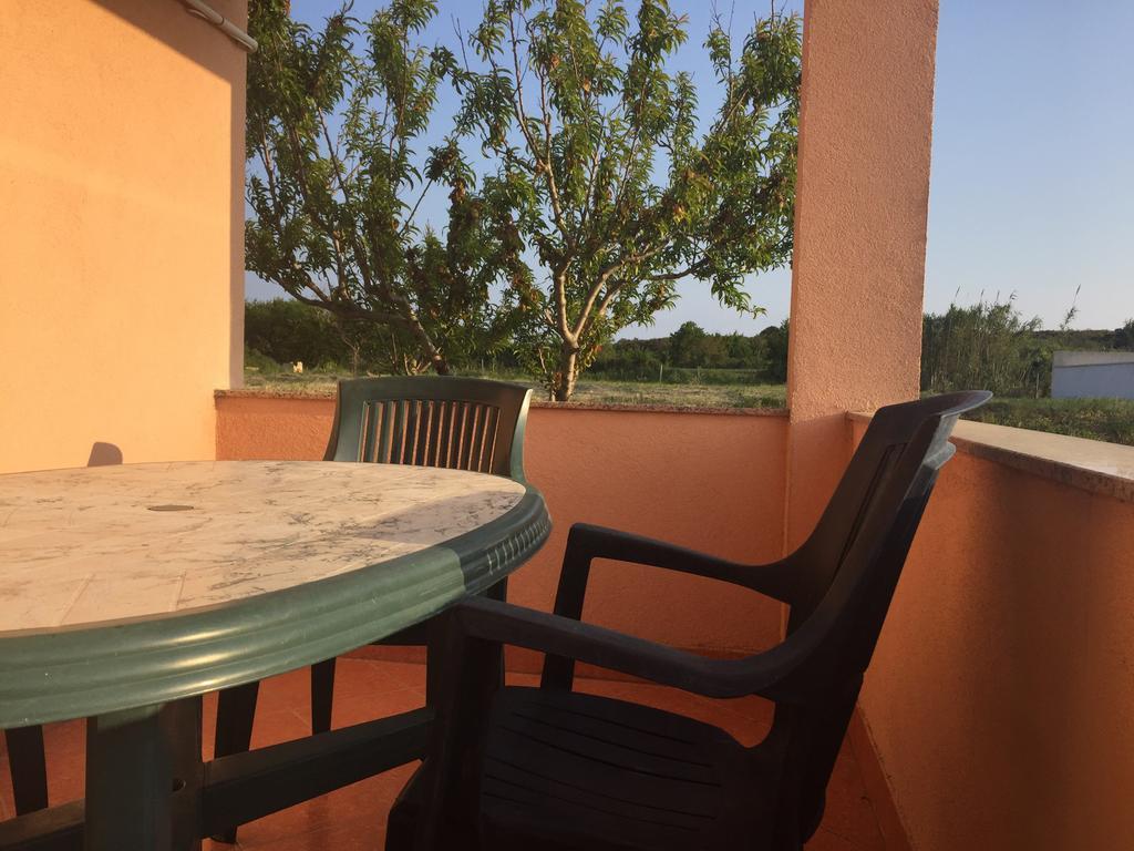 Sunny Rock Volme Apartments Баньоле Екстериор снимка