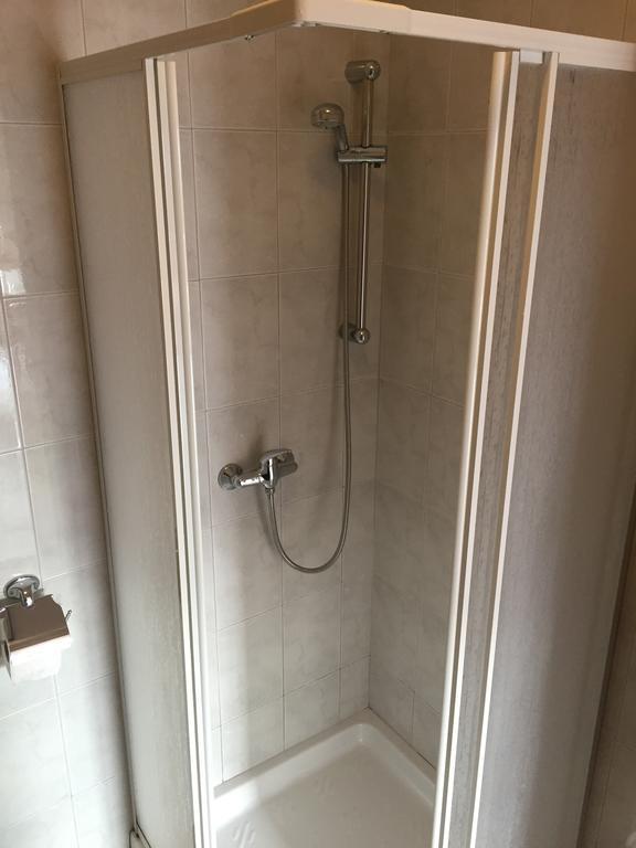 Sunny Rock Volme Apartments Баньоле Екстериор снимка